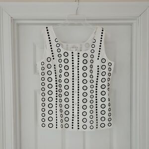 SPANNER White and Black Circle Pattern Top